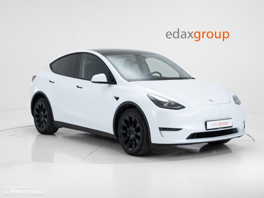 Tesla Model Y Long Range Dual Motor AWD - 2