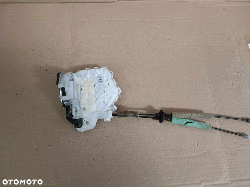 MAZDA III 3 BP 20- ZAMEK DRZWI PRAWY TYŁ 6-PIN - 2