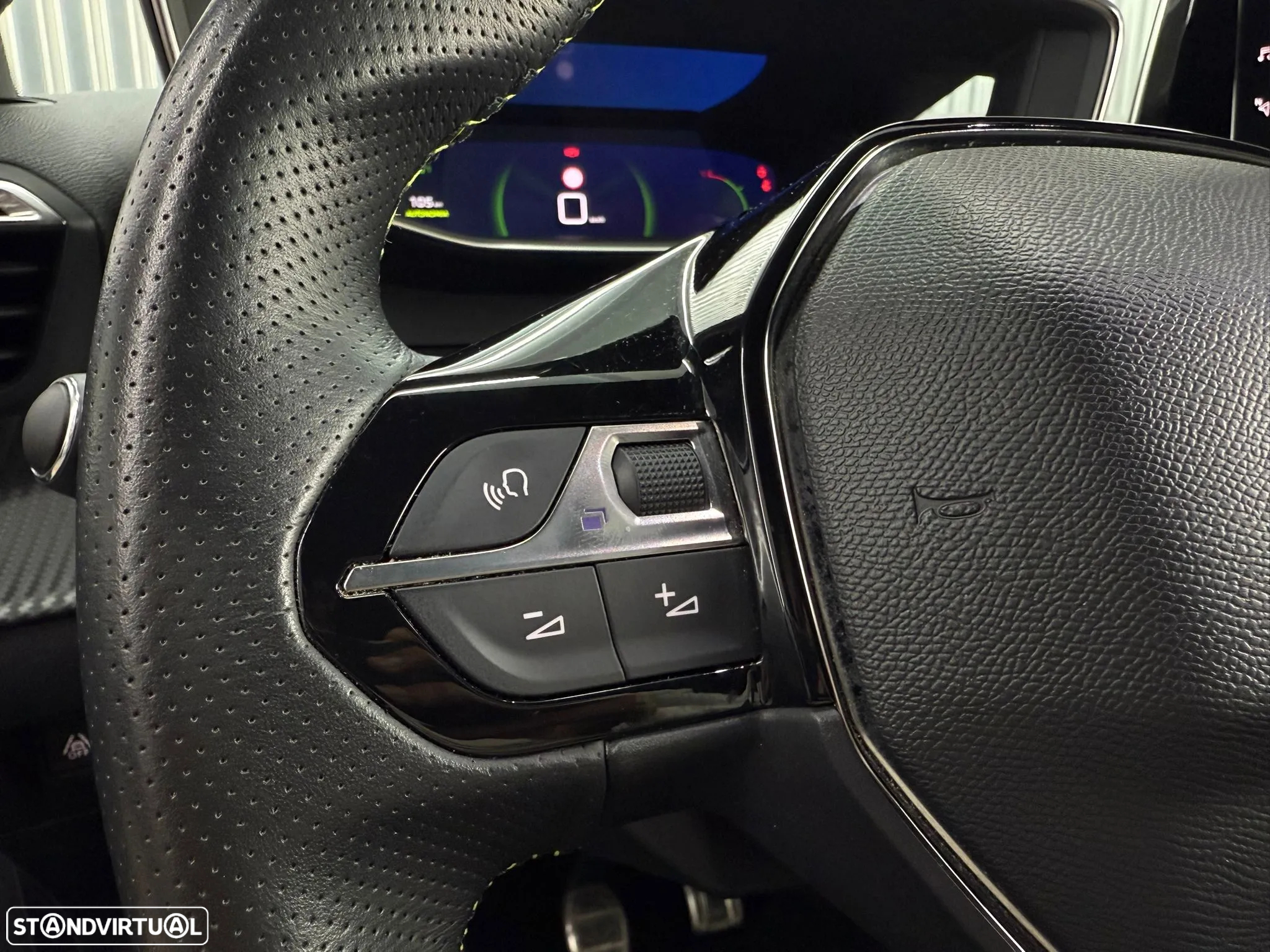 Peugeot 208 1.2 PureTech GT Line - 24