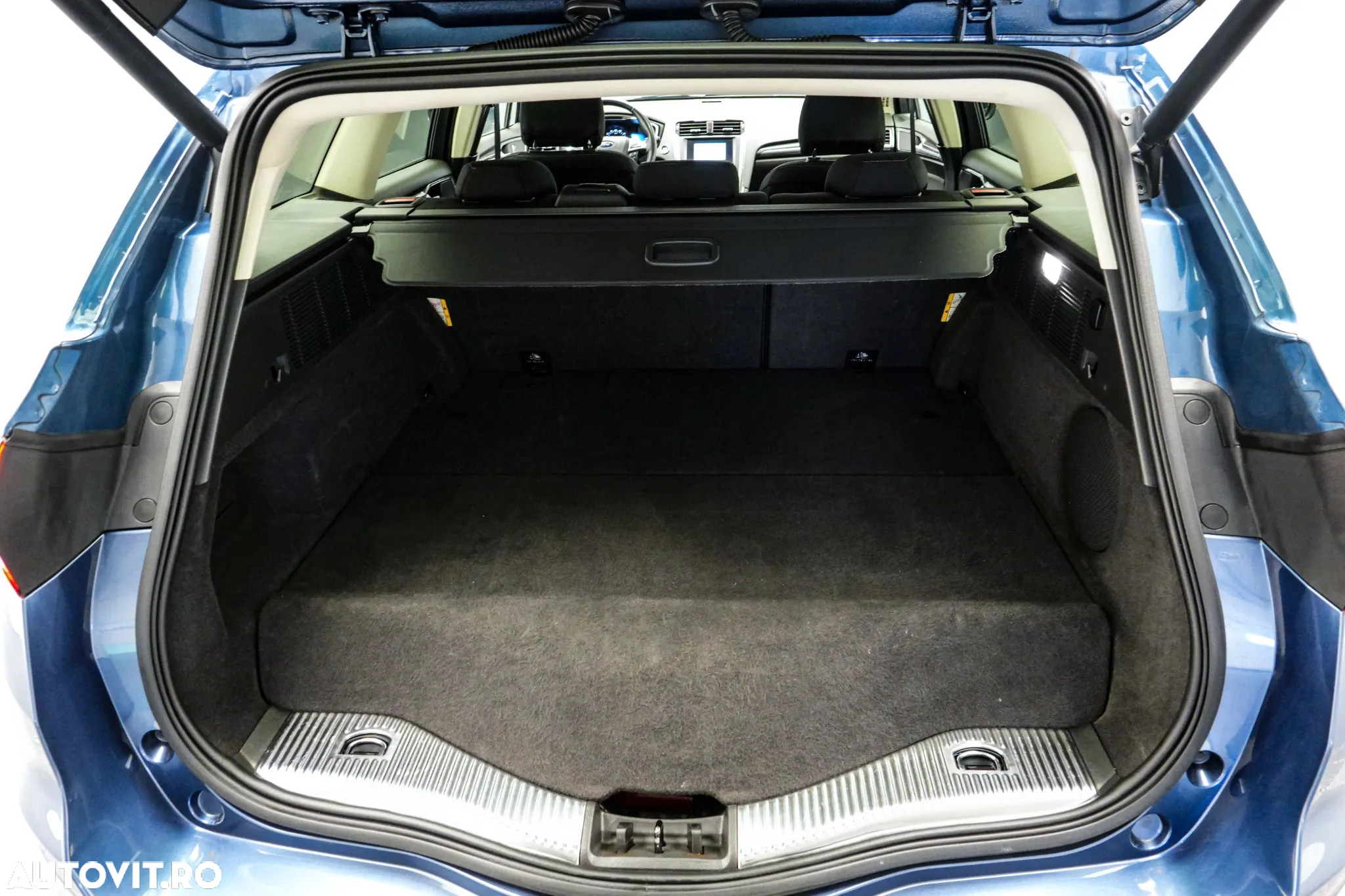 Ford Mondeo 2.0 HEV Titanium - 29