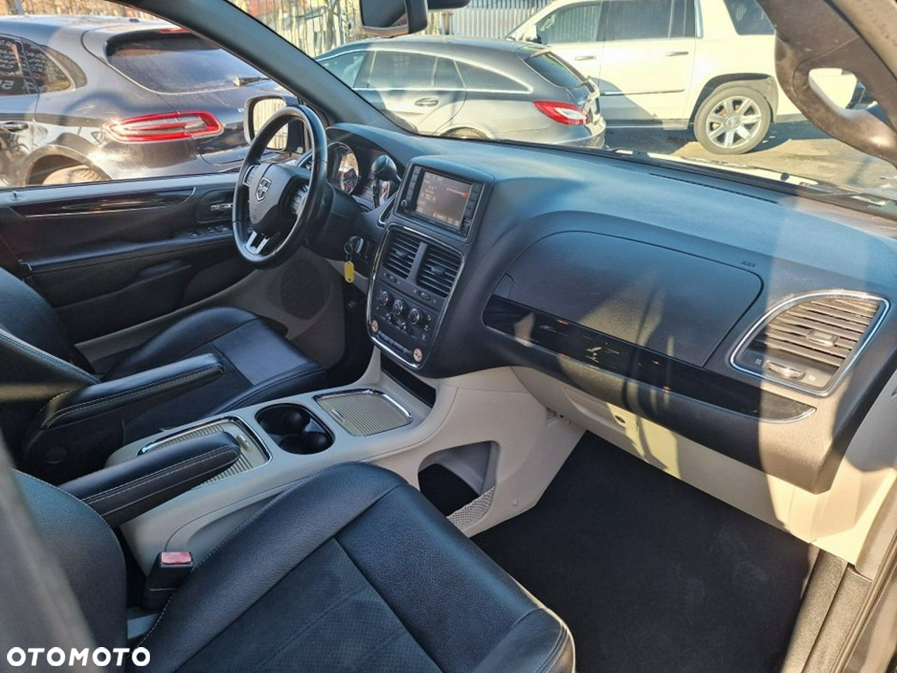 Dodge Grand Caravan - 24