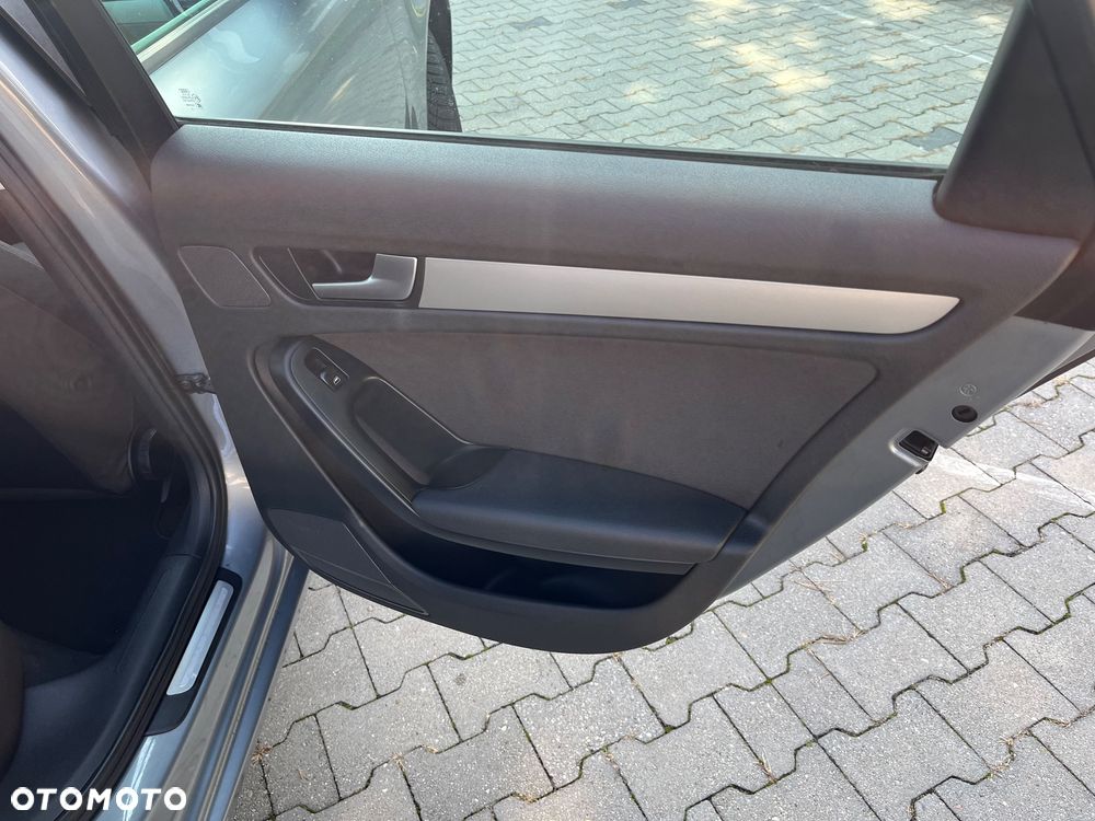 Audi A4 Avant 2.0 TDI - 13