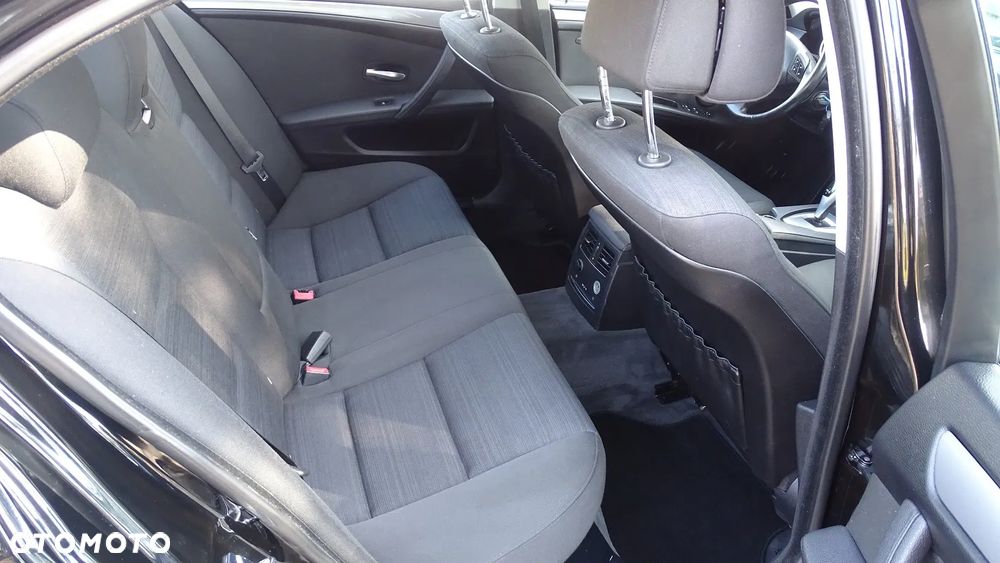 BMW Seria 5 525d - 13