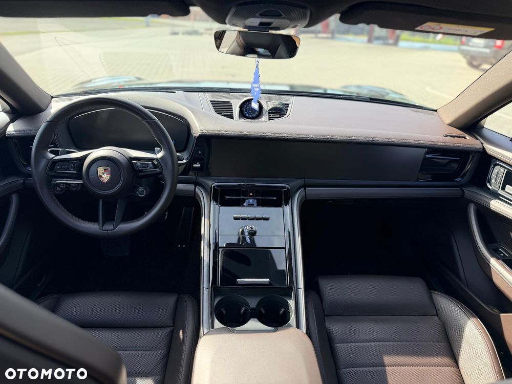 Porsche Panamera 4 - 10