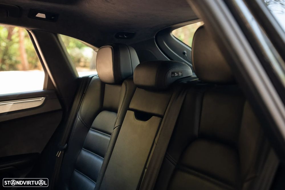 Porsche Macan Turbo - 31