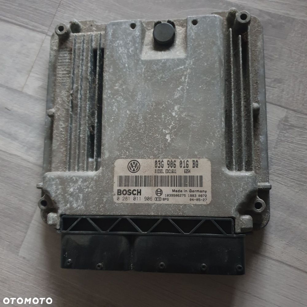 Sterownik silnika VW Touran 2006 rok moduł ECU - 1