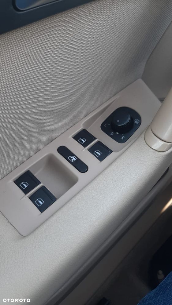 Volkswagen Passat 2.0 Blue TDI SCR Comfortline - 20