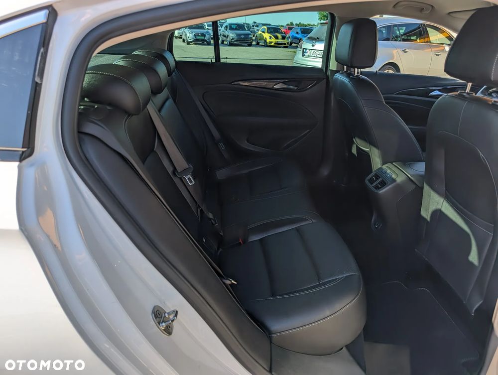 Opel Insignia 2.0 CDTI Elite S&S - 36