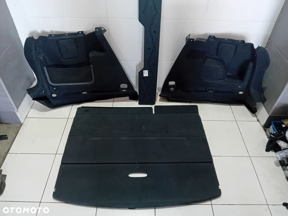 wykładzina bagażnika+wspornik+boczki prawy i  lewy 5P0858855D komplet - 1