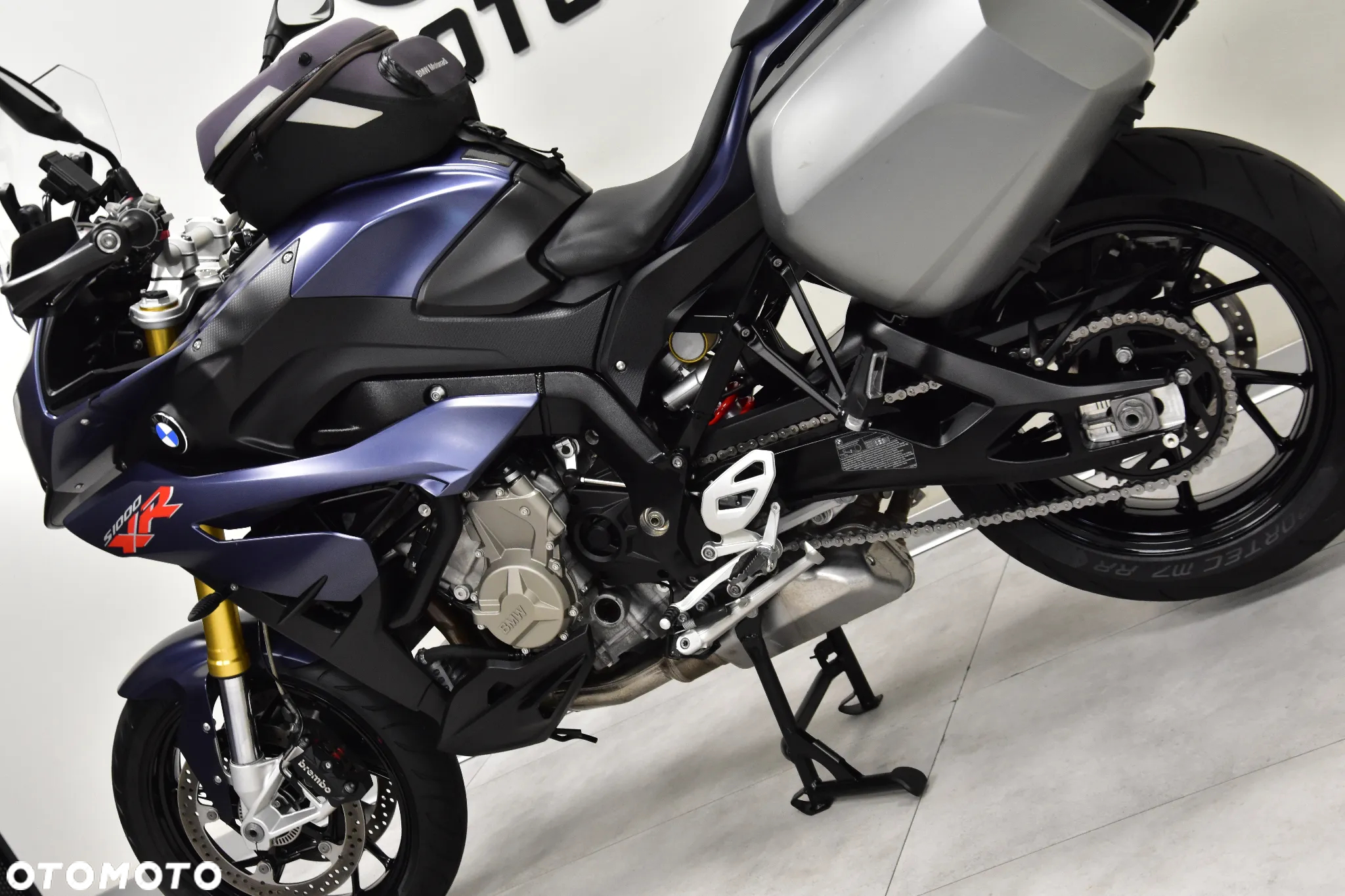 BMW XR - 12