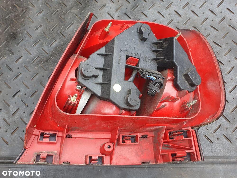 Audi A4 B5 sedan lampa LEWY tył wkład blenda oryginał Europa 8D0945095A - 4