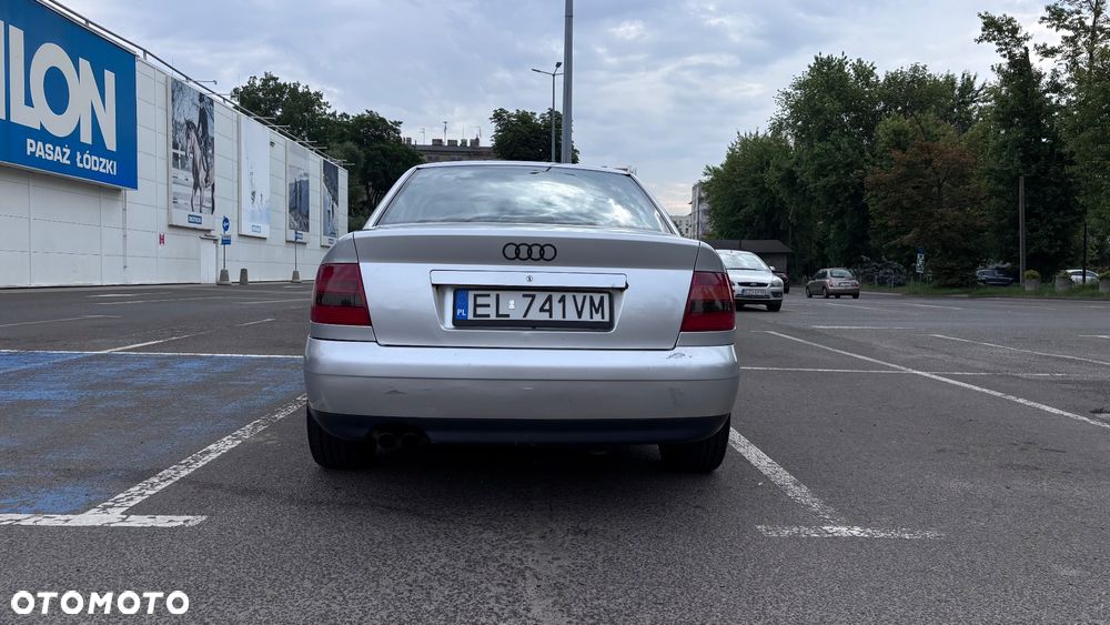 Audi A4 Limousine 2.4 Quattro - 6
