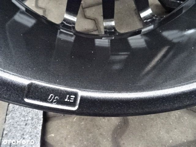 5x120x72,5 2x 8Jx19 ET30 i 2x 9Jx19 ET39 BMW - 10