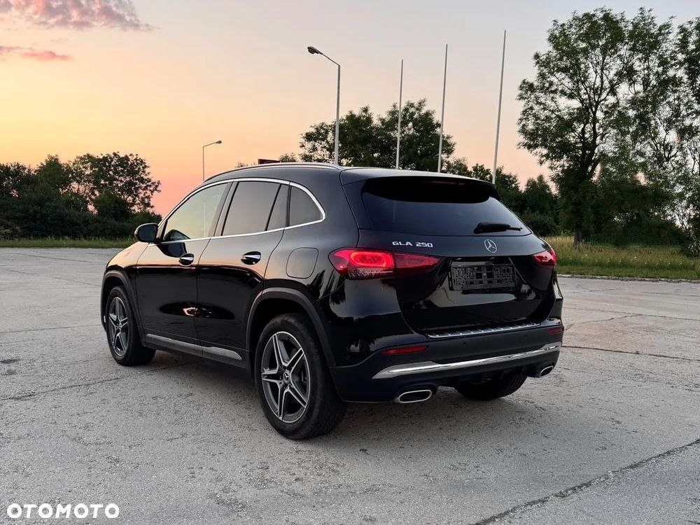 Mercedes-Benz GLA 250 8G-DCT AMG Line - 6