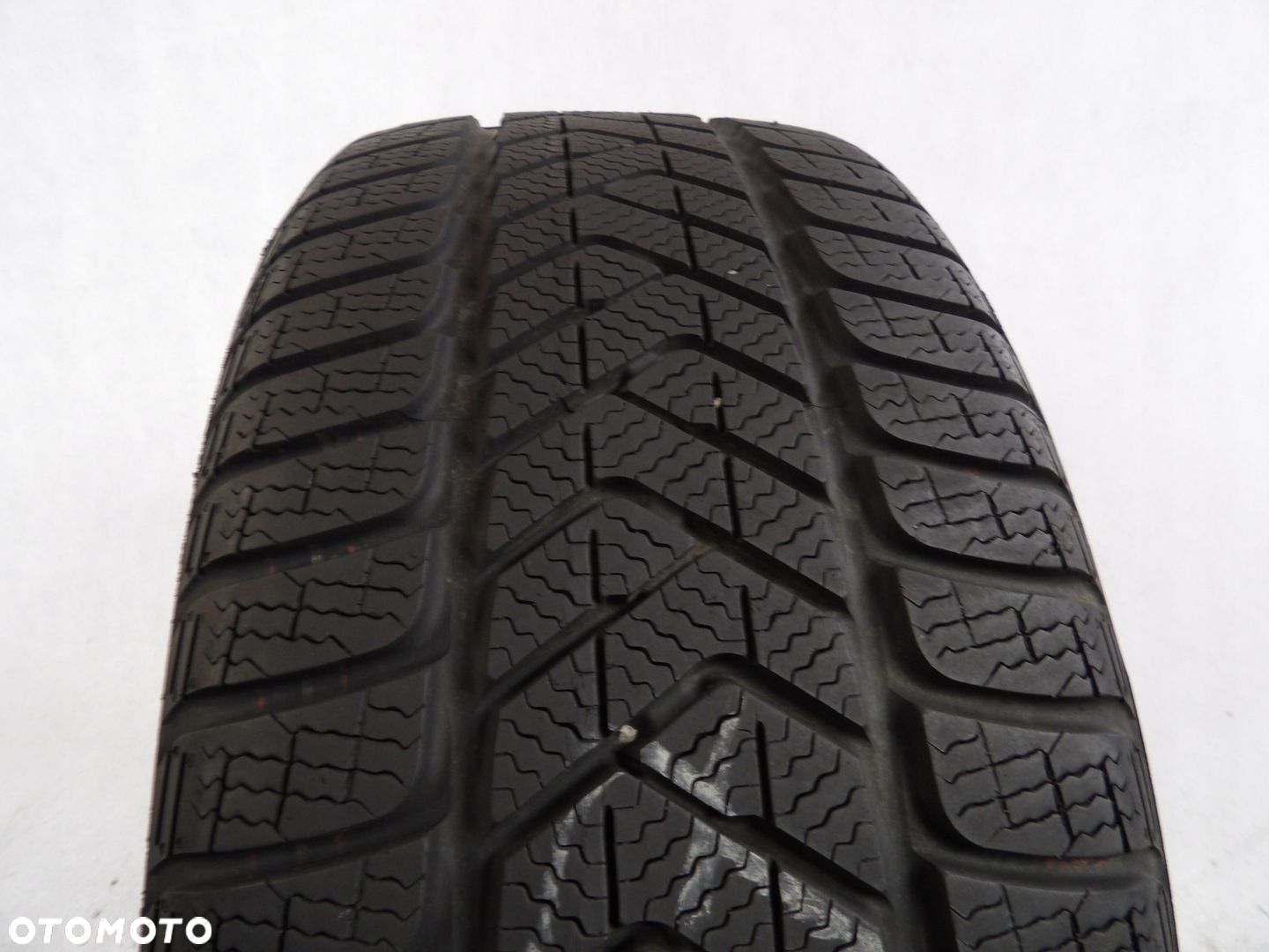 1x opona 225/45R17 PIRELLI SOTTOZERO 3 WINTER - 1
