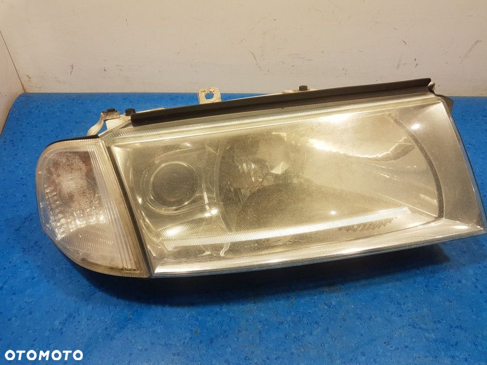 SKODA OCTAVIA I LIFT REFLEKTOR PRAWY - 1