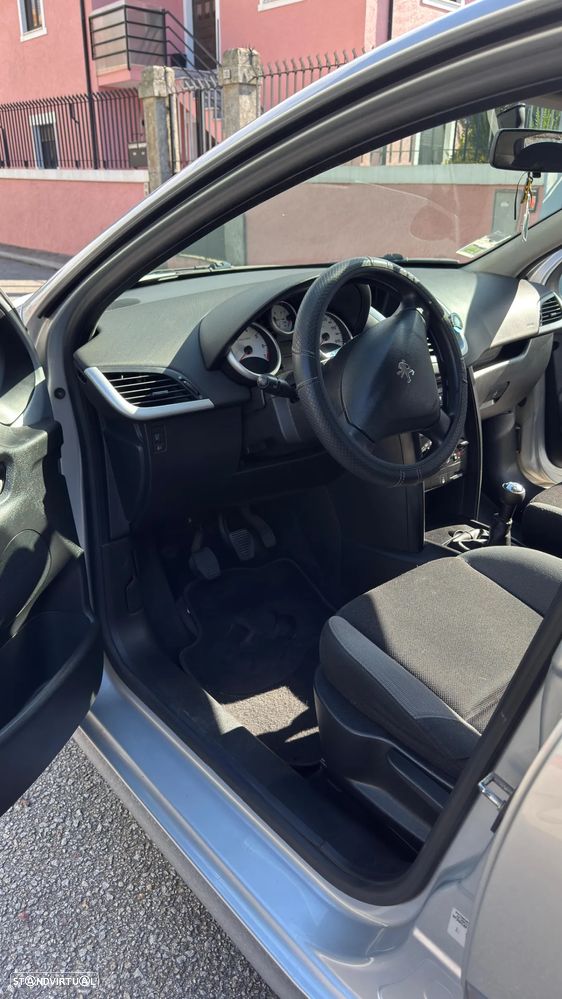 Peugeot 207 1.4 16V Trendy - 7