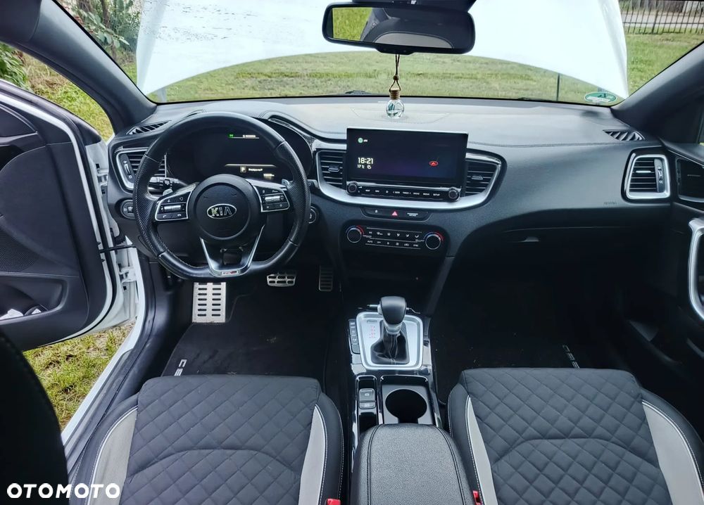 Kia Ceed 1.6 CRDi (48V Mild-Hybrid) DCT7 GT Line - 13