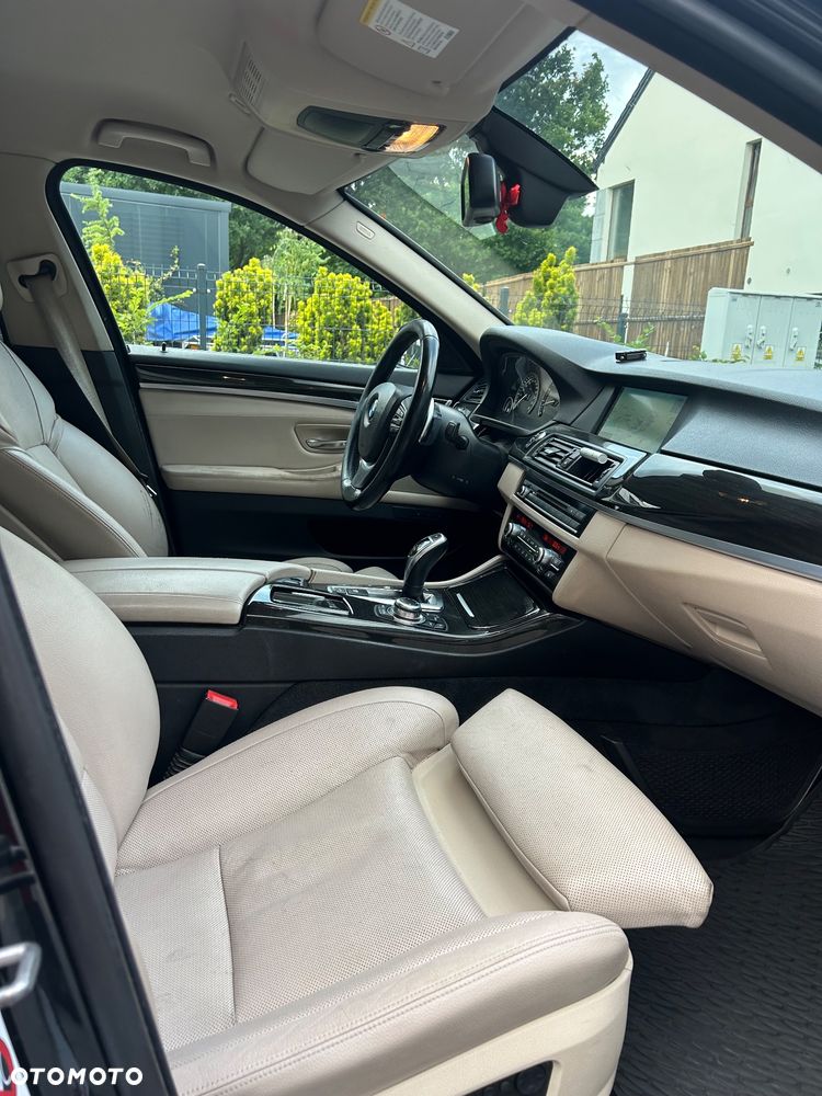 BMW Seria 5 535i xDrive - 27