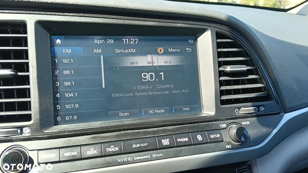 Hyundai Elantra - 24