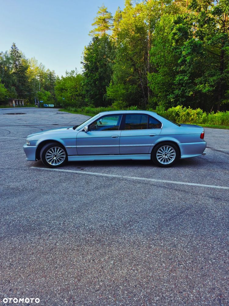 BMW Seria 7 740i - 7