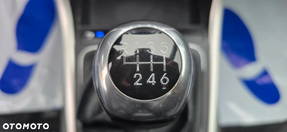 Hyundai i30 blue Kombi 1.4 YES Gold - 29