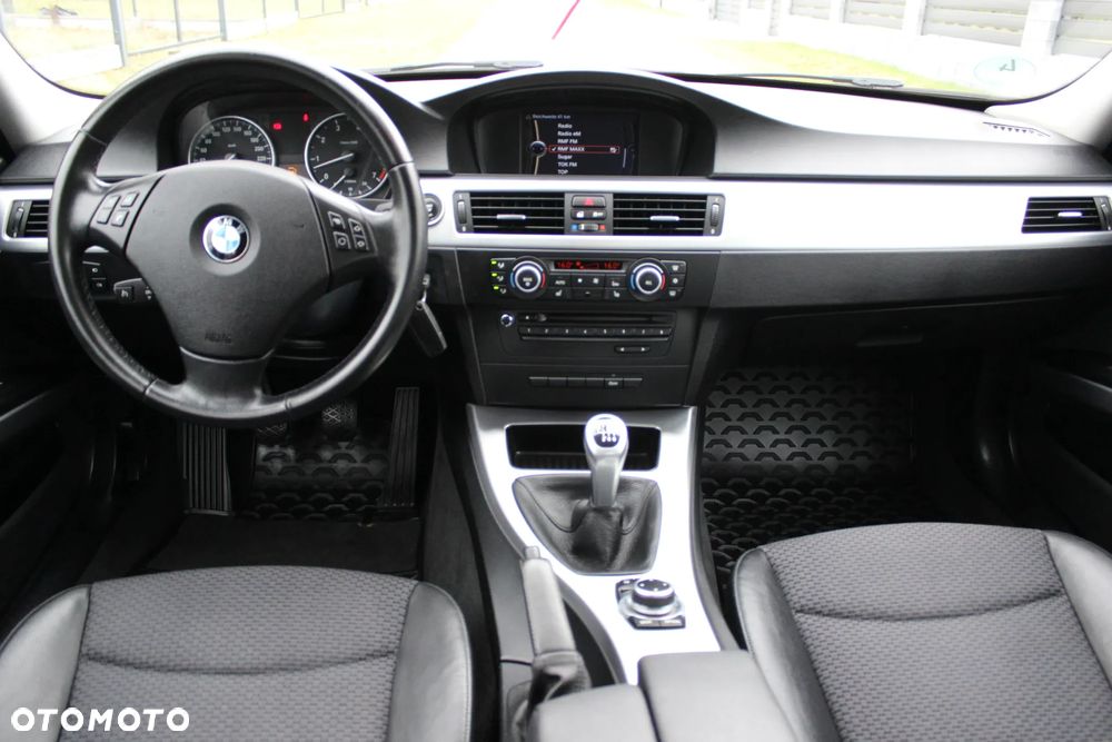 BMW Seria 3 318i Edition Lifestyle - 26