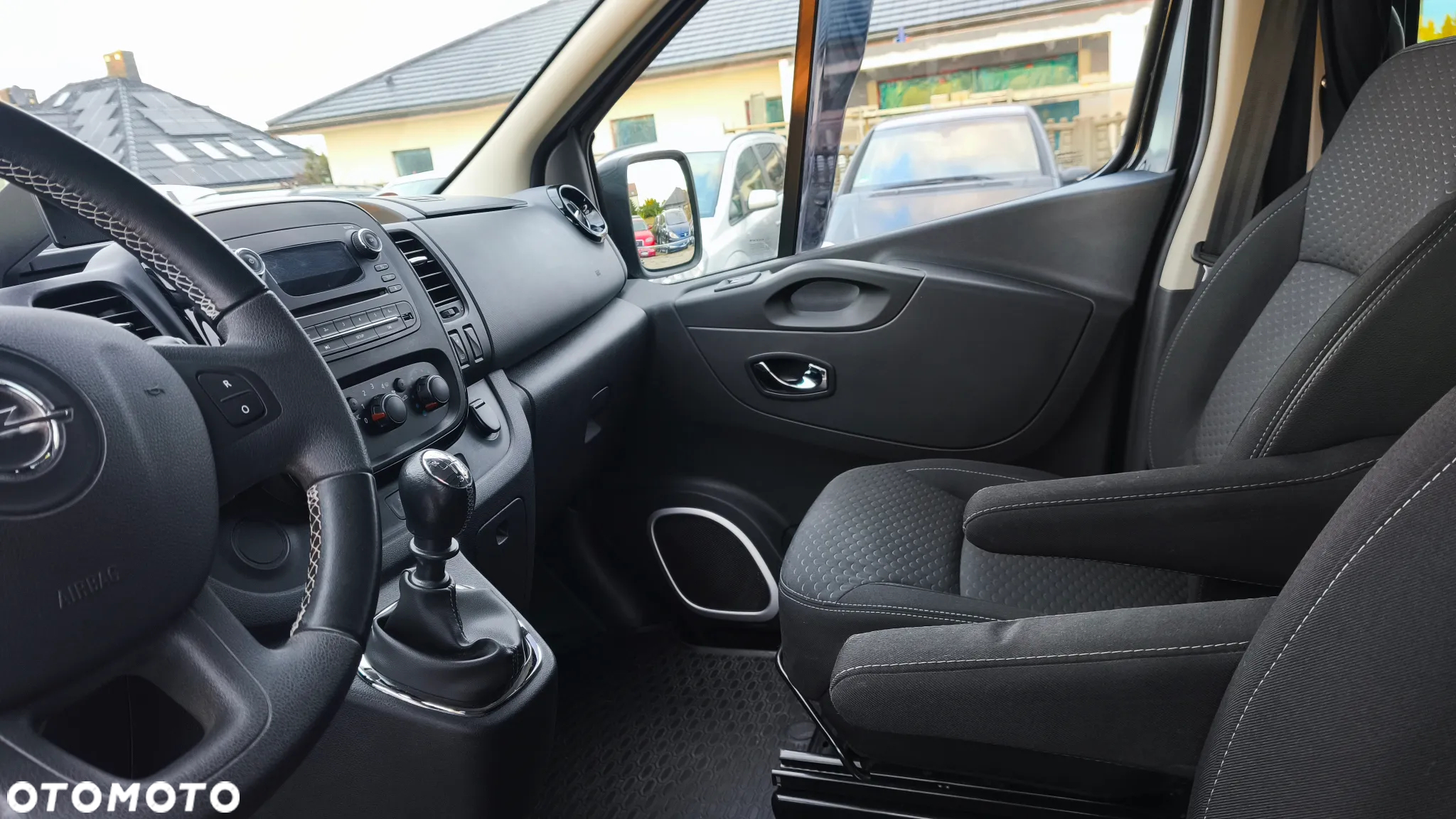 Opel Vivaro - 17