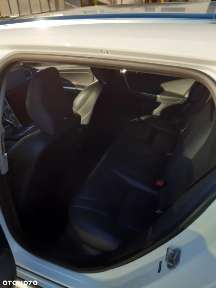 Volvo V60 Cross Country - 27