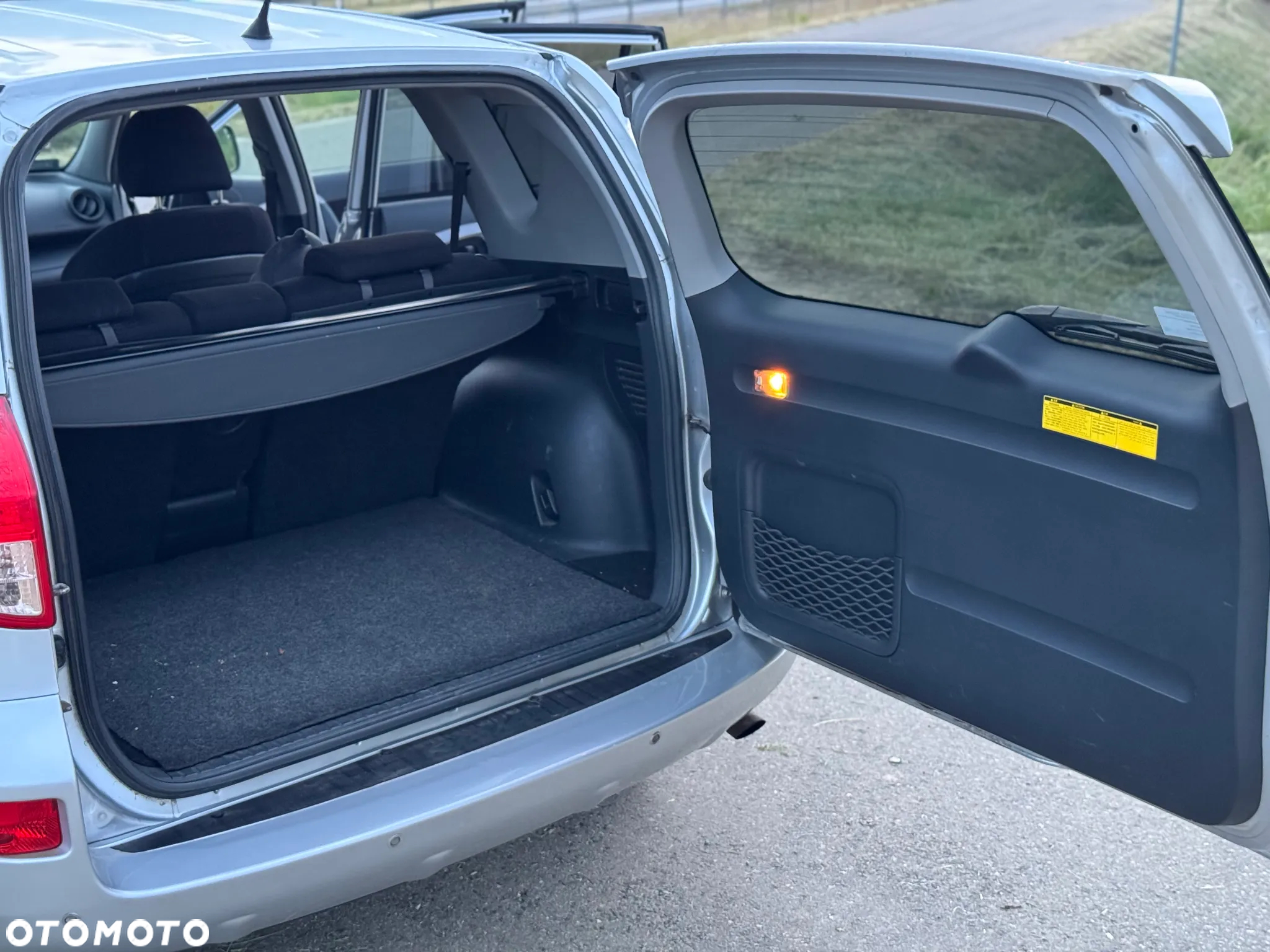 Toyota RAV4 - 8