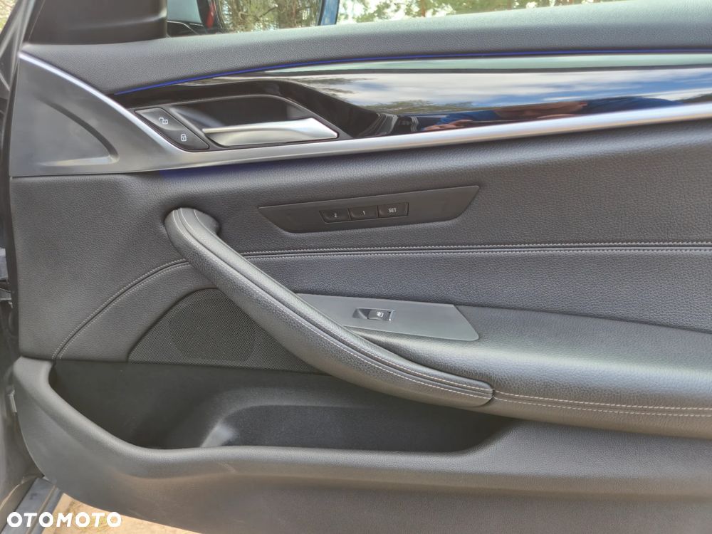 BMW Seria 5 520d Sport Line - 22