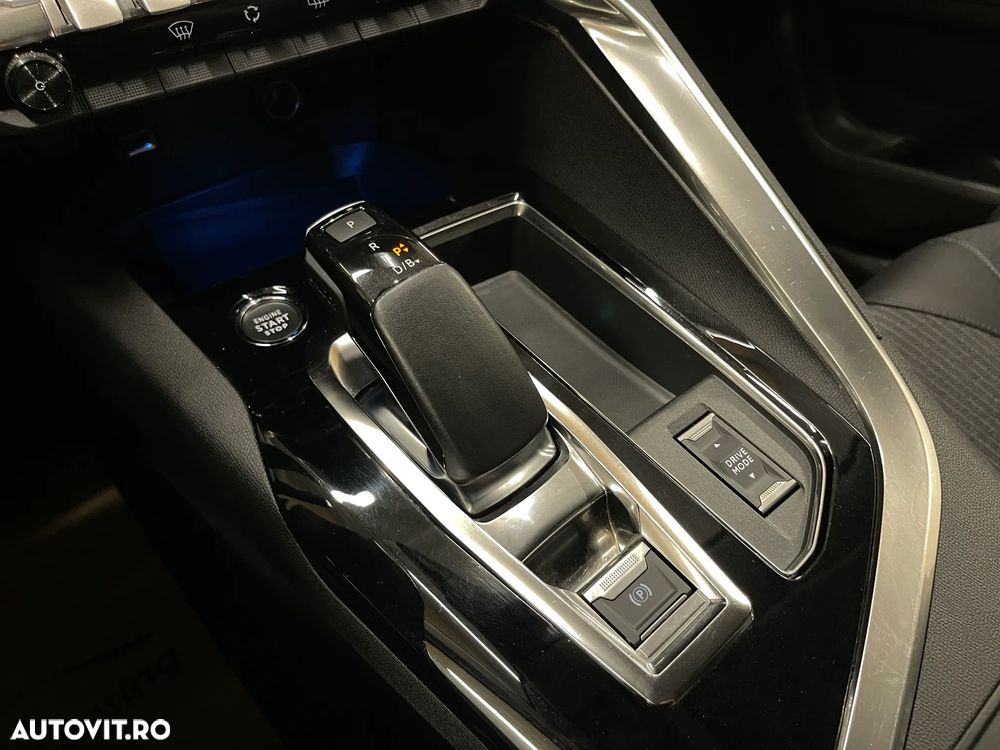 Peugeot 3008 225 e-EAT8 Allure Pack - 29
