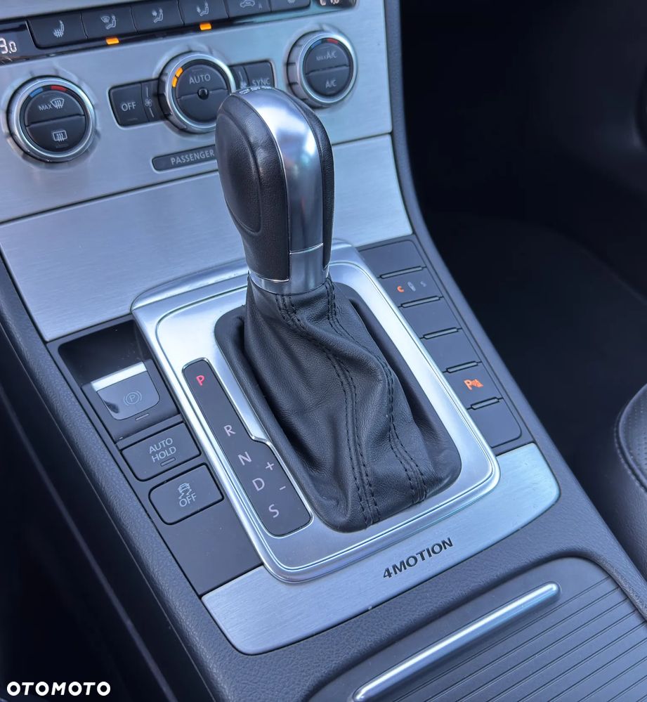 Volkswagen Passat 3.6 V6 4Motion DSG Highline - 27