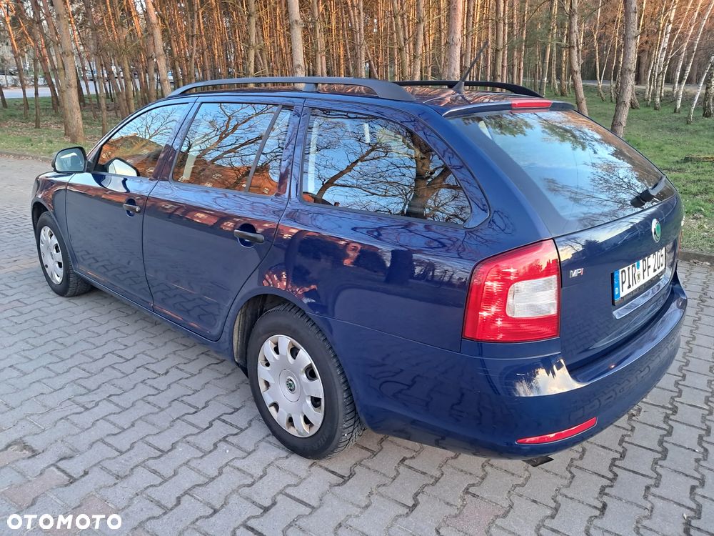 Skoda Octavia 1.6 Combi Advance - 5