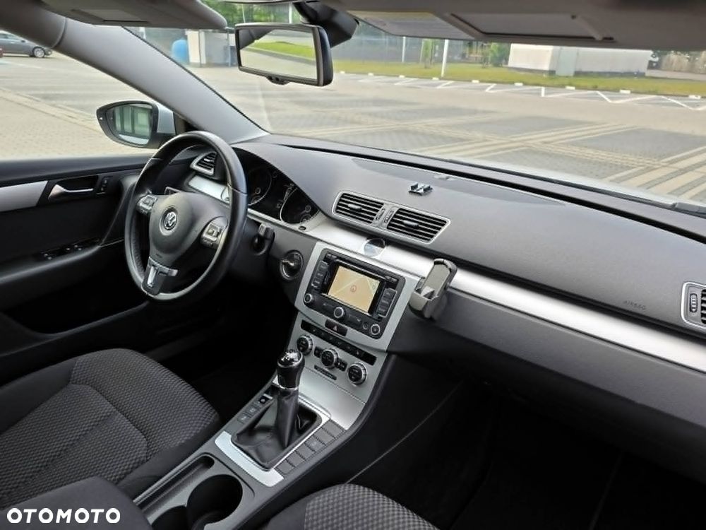Volkswagen Passat 1.6 TDI BlueMotion Technology Comfortline - 8