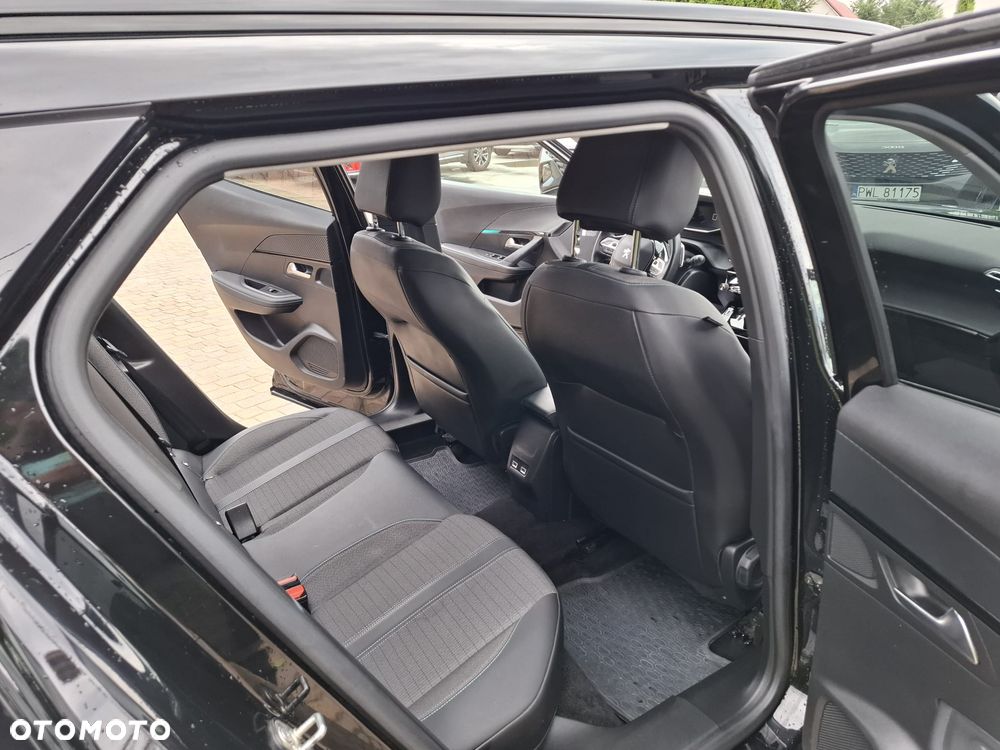 Peugeot 2008 PureTech 130 EAT8 GT - 16