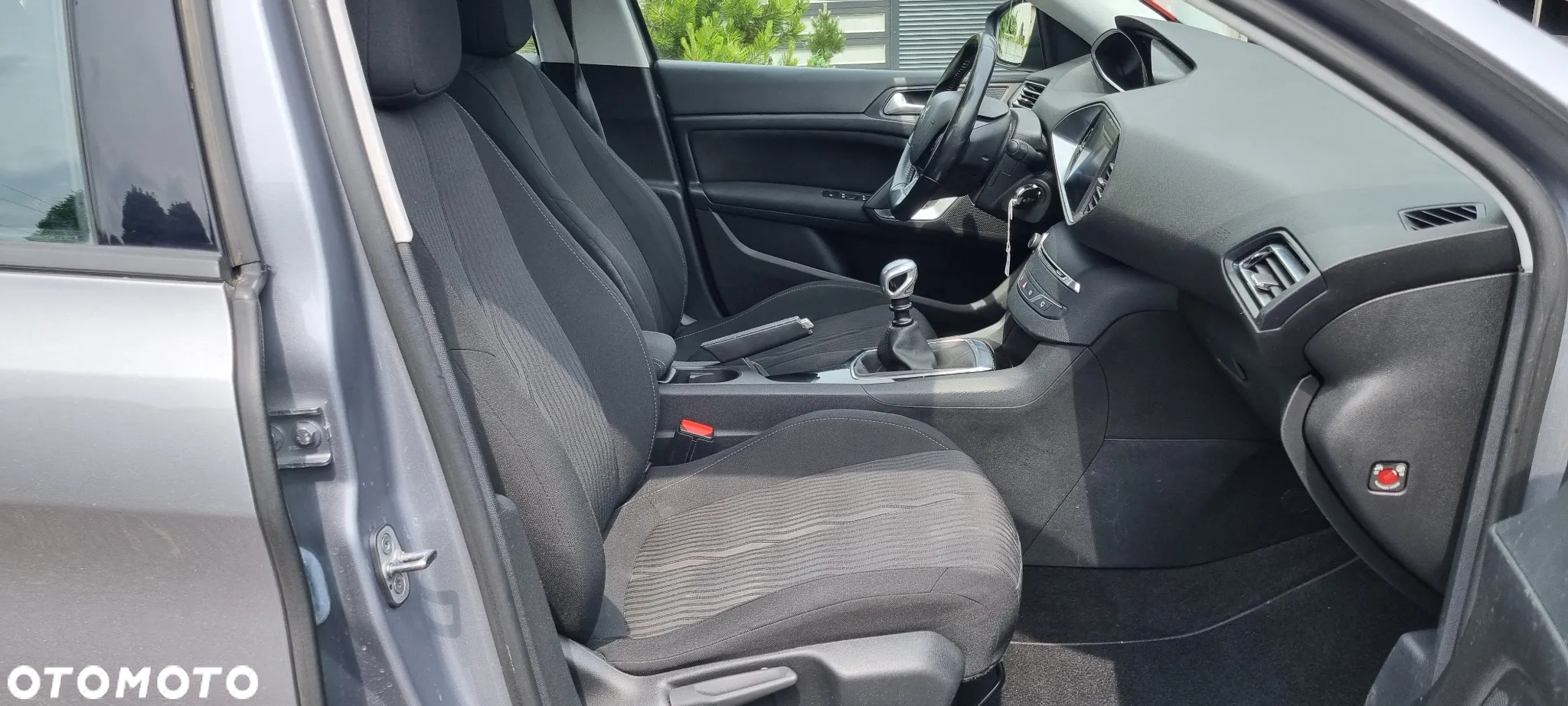 Peugeot 308 - 8