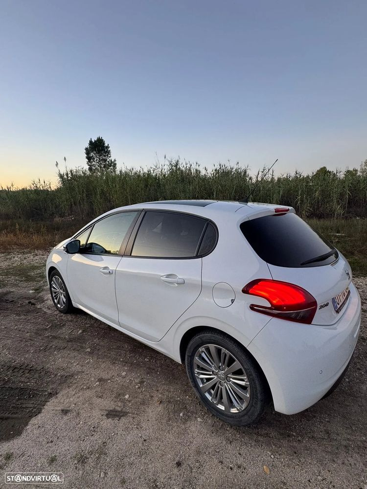 Peugeot 208 1.6 BlueHDi Style - 3