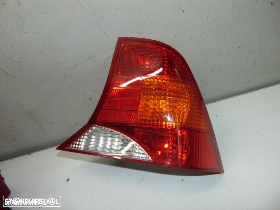 Ford Focus carrinha 1999 farolins - 3