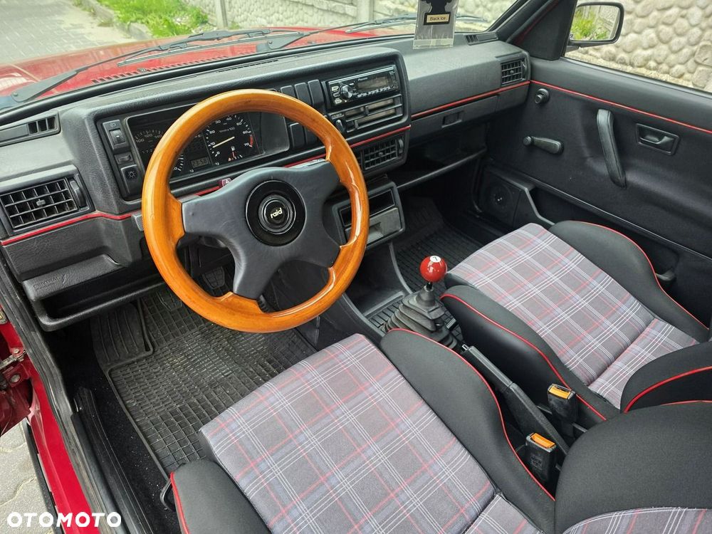 Volkswagen Jetta 1.3 GL - 12