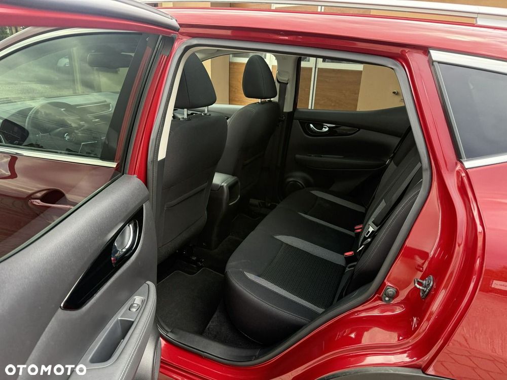 Nissan Qashqai 1.3 DIG-T N-WAY - 25