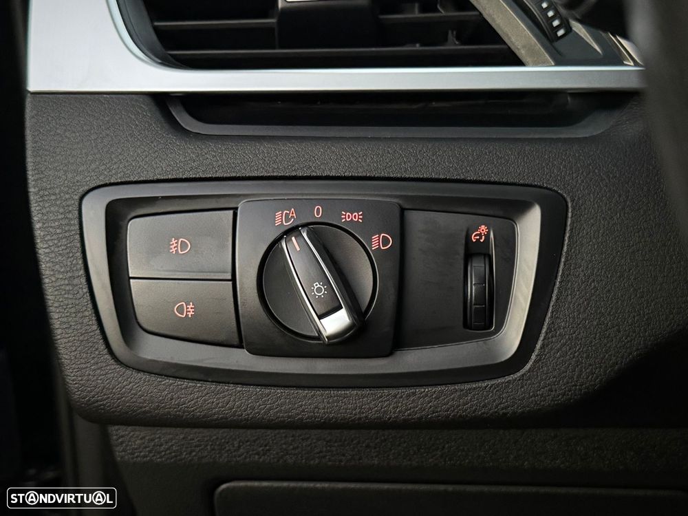 BMW X1 16 d sDrive Line Sport - 11