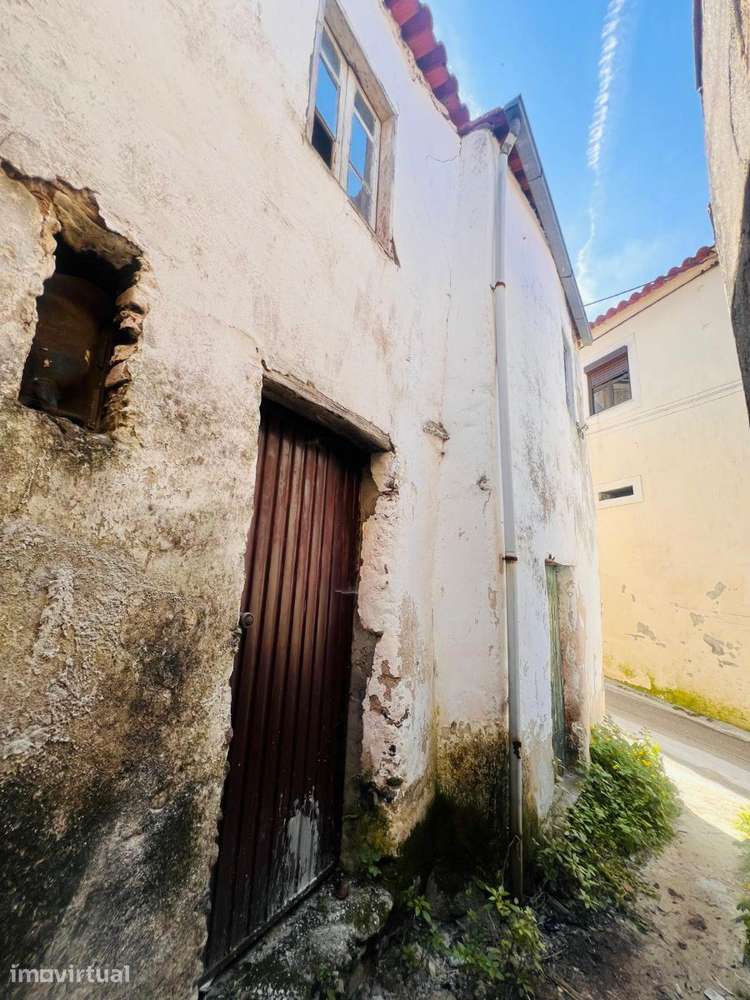 Moradia T2 para Reconstrução em Tábuas  Miranda do Corvo - Grande imagem: 4/12