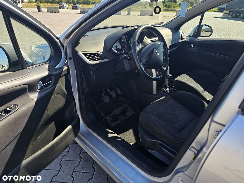 Peugeot 207 - 5