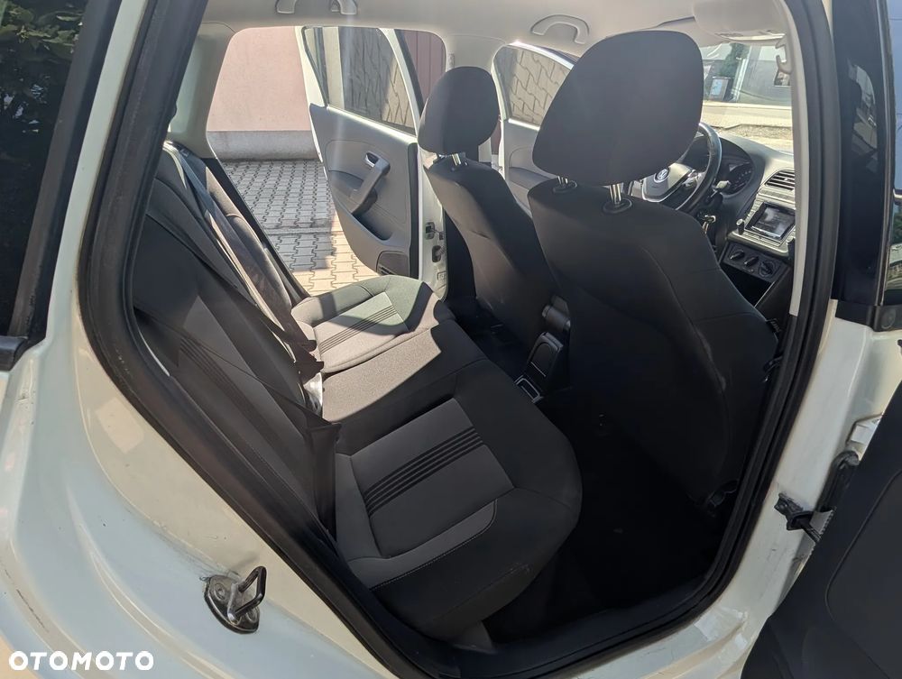 Volkswagen Polo 1.4 TDI (Blue Motion Technology) Comfortline - 23