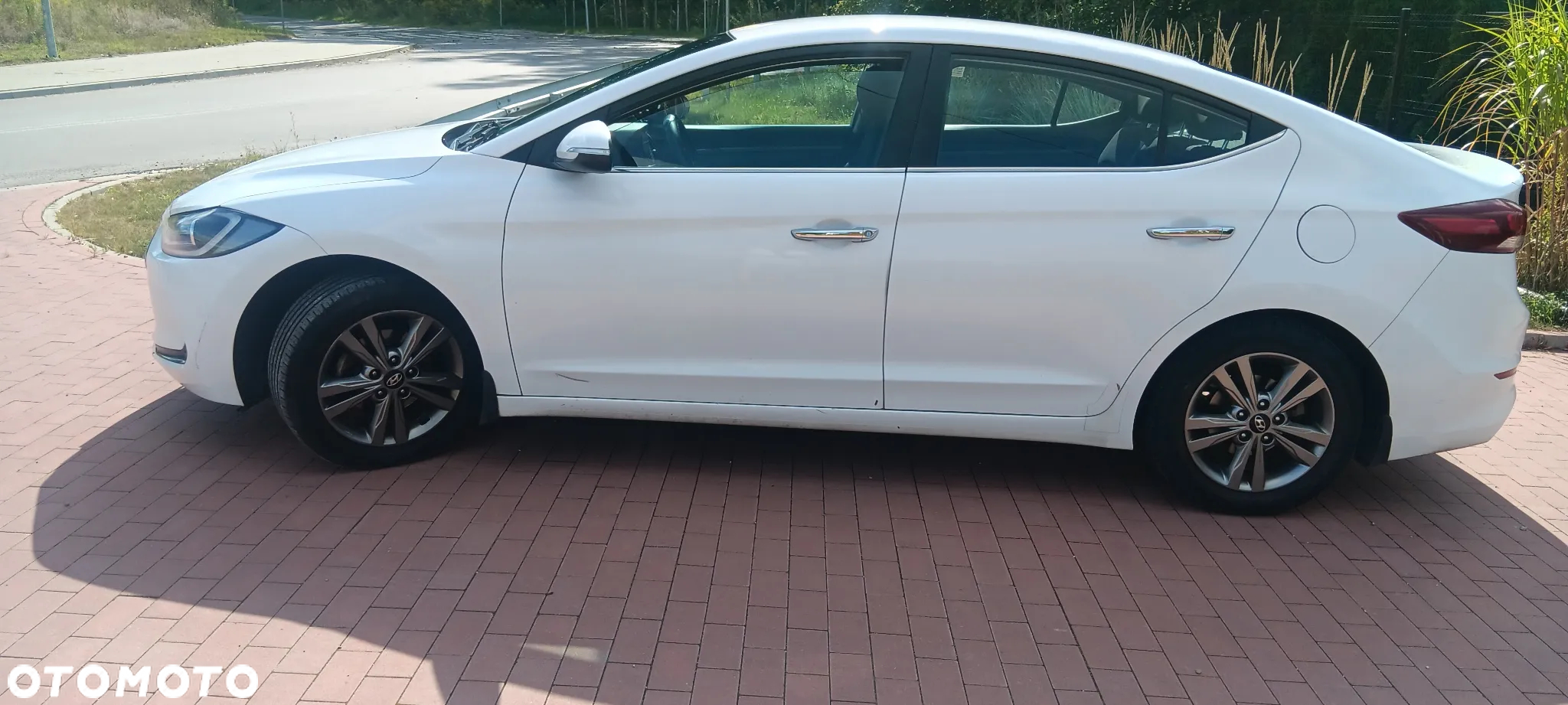 Hyundai Elantra 1.6 Comfort - 8