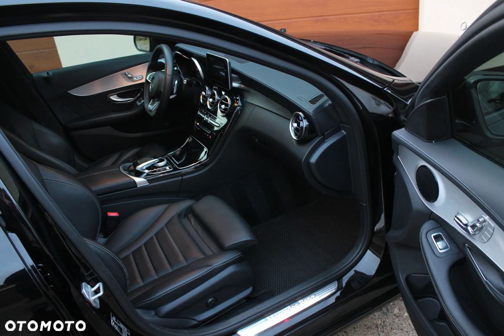 Mercedes-Benz Klasa C 200 4-Matic 9G-TRONIC - 7