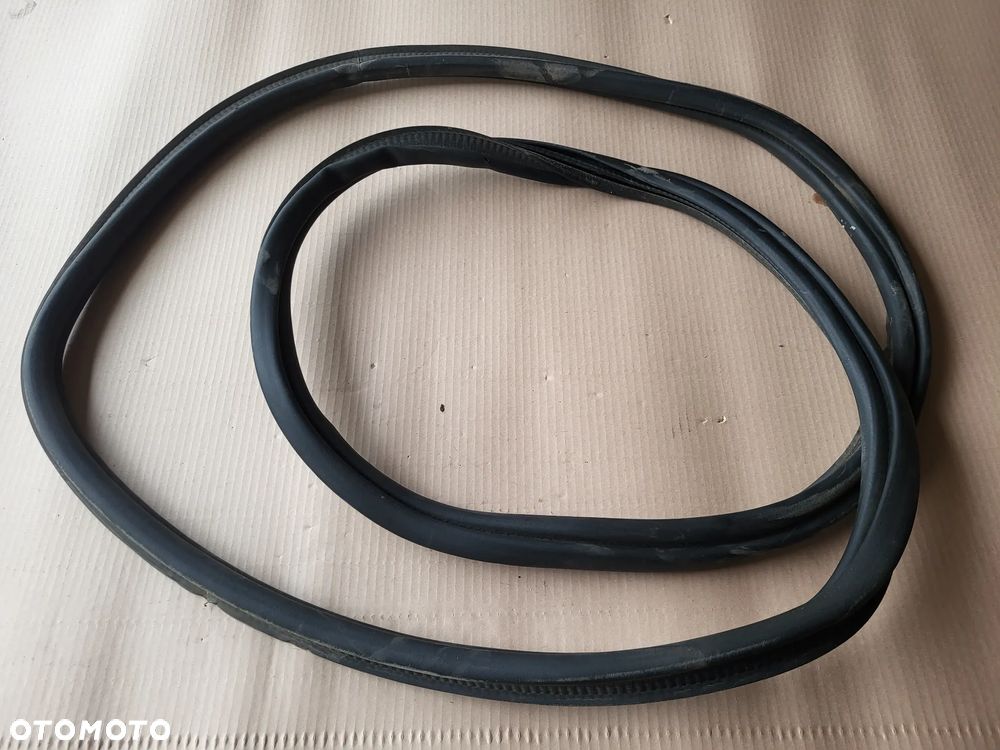 Uszczelka klapy bagażnika Peugeot 308 T9 HB - 1