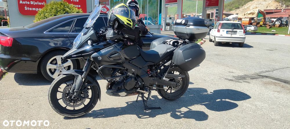 Suzuki V-STROM - 10