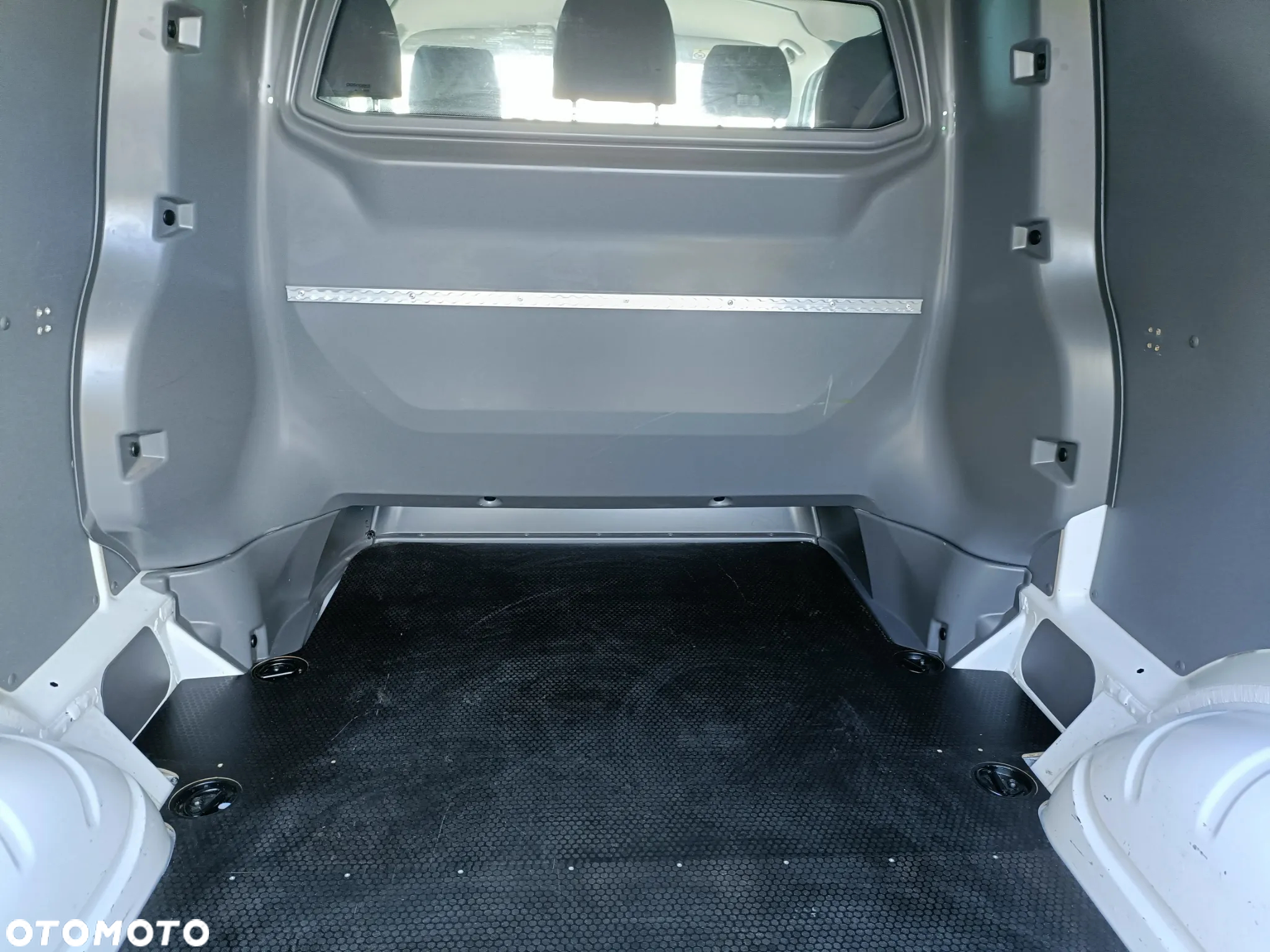 Volkswagen Transporter TDI Lang Plus Edition - 27